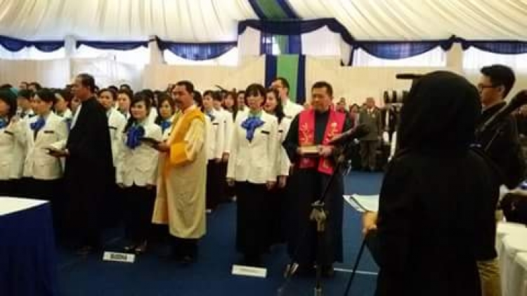 Upacara Pelantikan dan Pengambilan Sumpah Apoteker