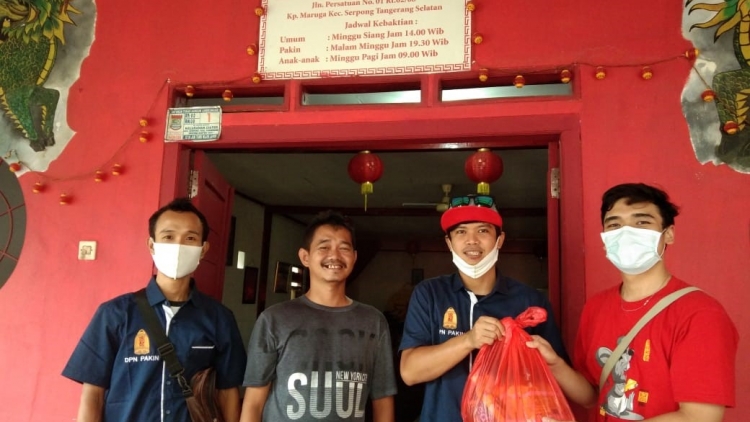 Dikala Pandemi COVID-19, Pemuda Agama Khonghucu Indonesia (PAKIN) Nasional mengadakan Bakti Sosial bagi Umat yang Terdampak