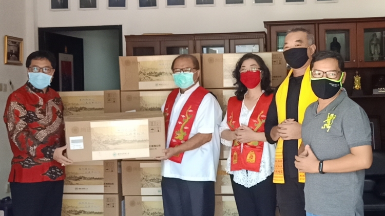 MATAKIN TERIMA 20.000 MEDICAL FACE MASK (MASKER BEDAH) DARI INTERNATIONAL CONFUCIAN ASSOCIATION (ICA)